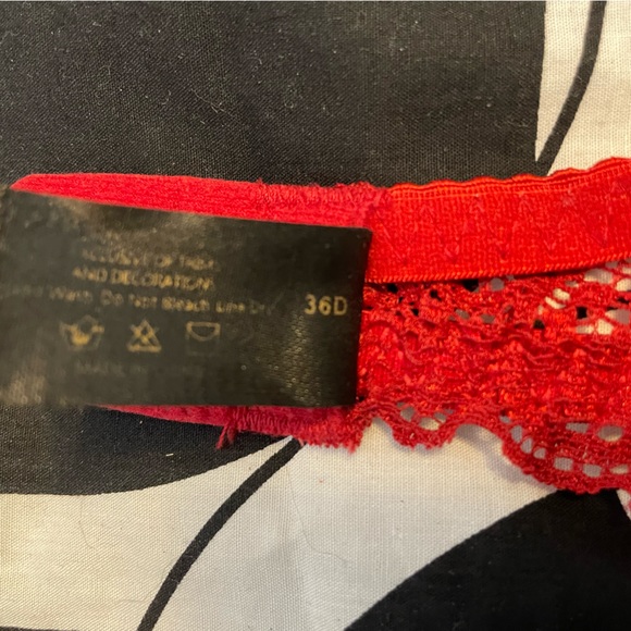 Sexy Red Lace Bra size 36D - Picture 6 of 6